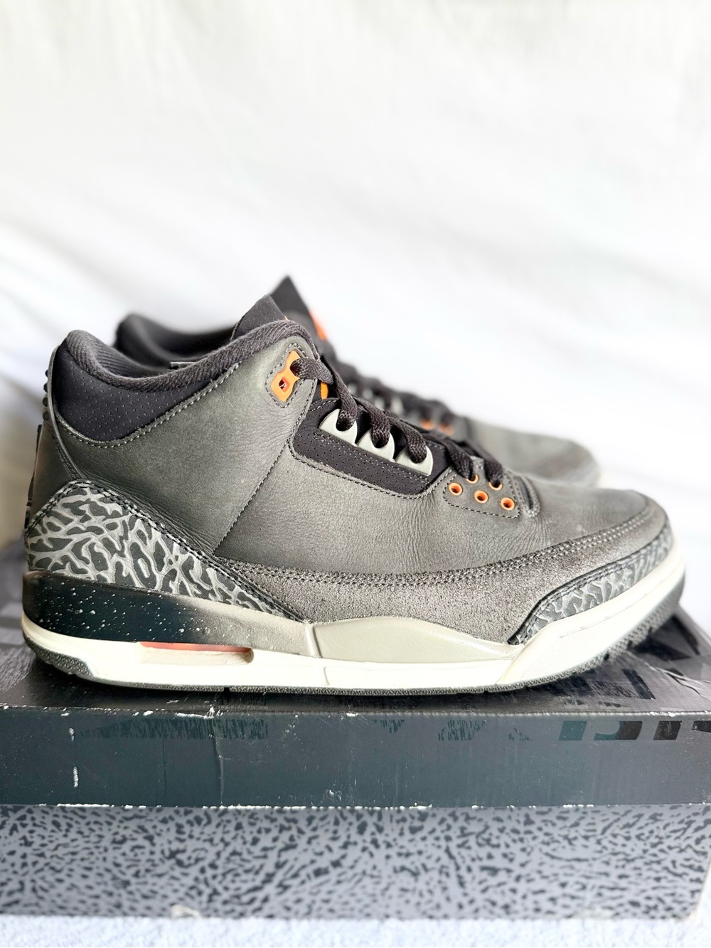 AUTHENTIC Jordan 3 Retro Fear Pack size 10.5 CT8532-080 2023 PRE-OWNED